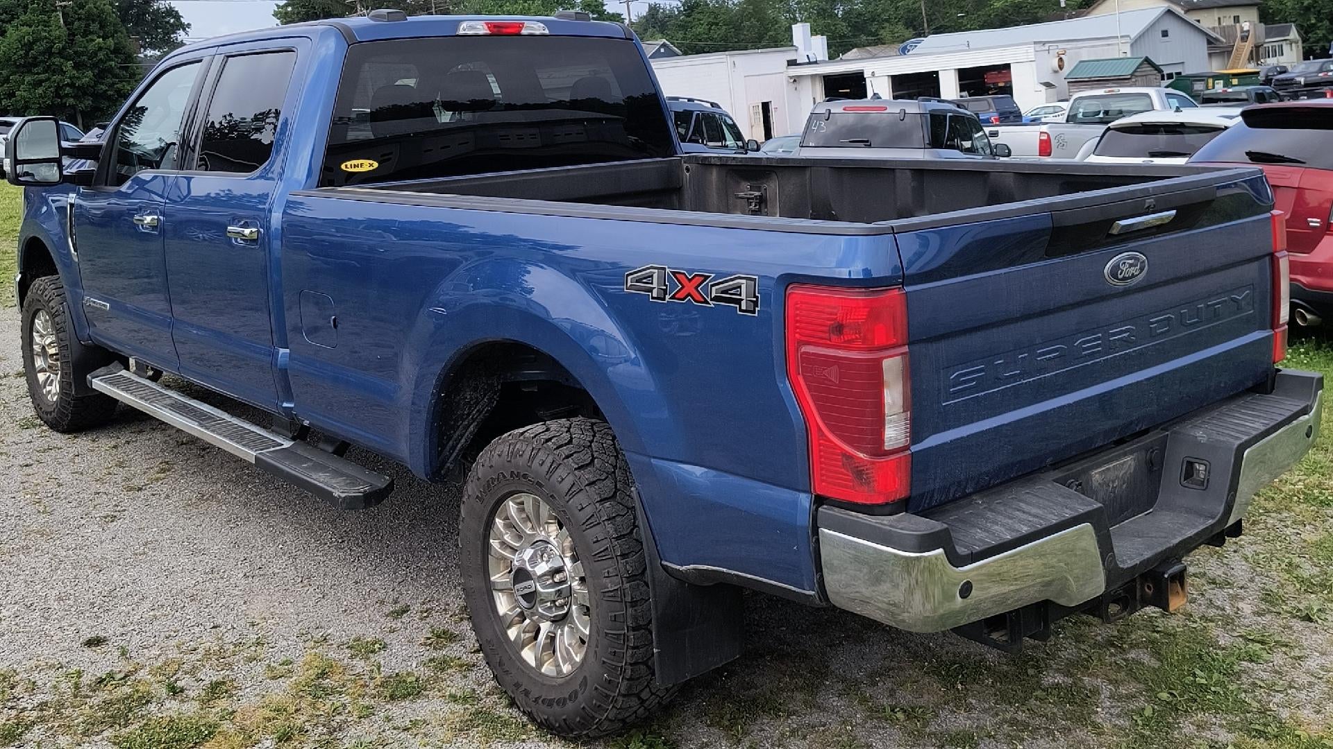 2022 Ford Super Duty F-350 SRW XLT 4WD Crew Cab 8' Box