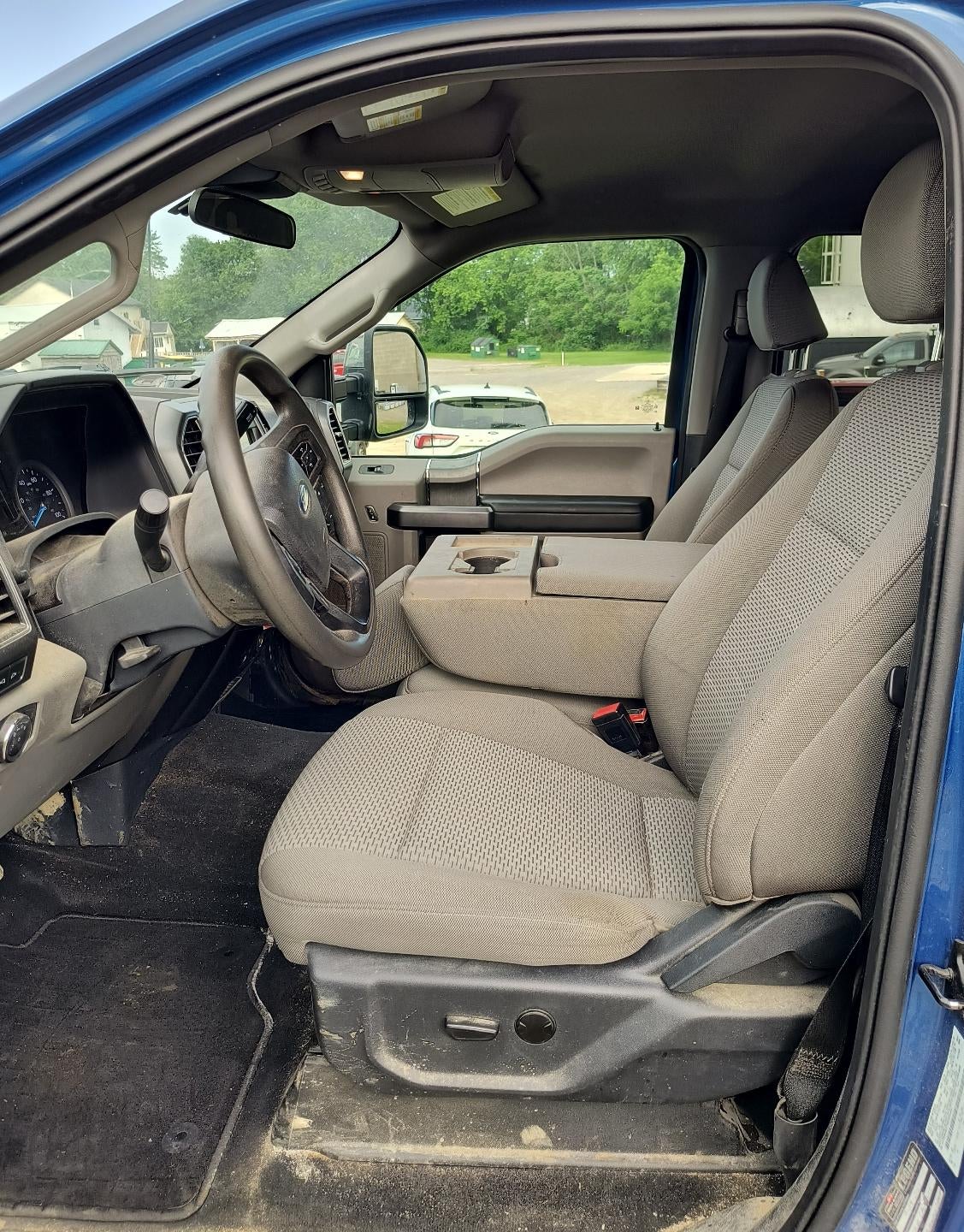 2022 Ford Super Duty F-350 SRW XLT 4WD Crew Cab 8' Box